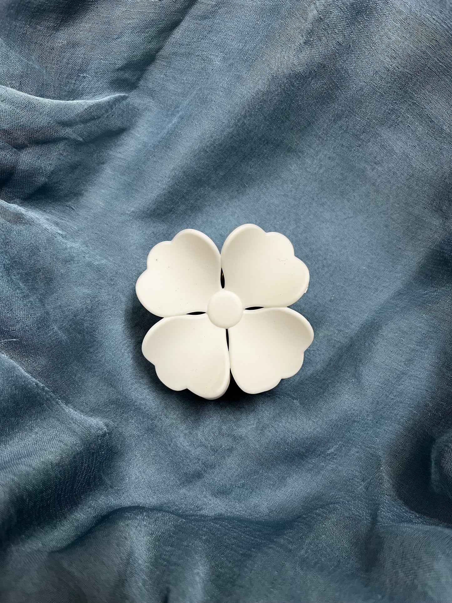 Daisy Claw (Brown & White)