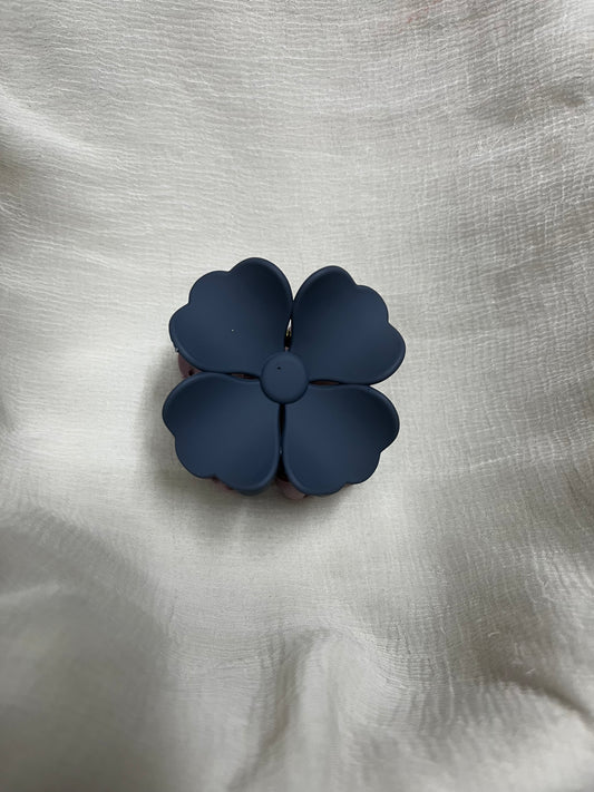 Daisy Claw (Lavender & Grey)