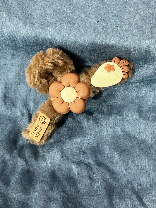 Cartoon Fur Claw (Brown)