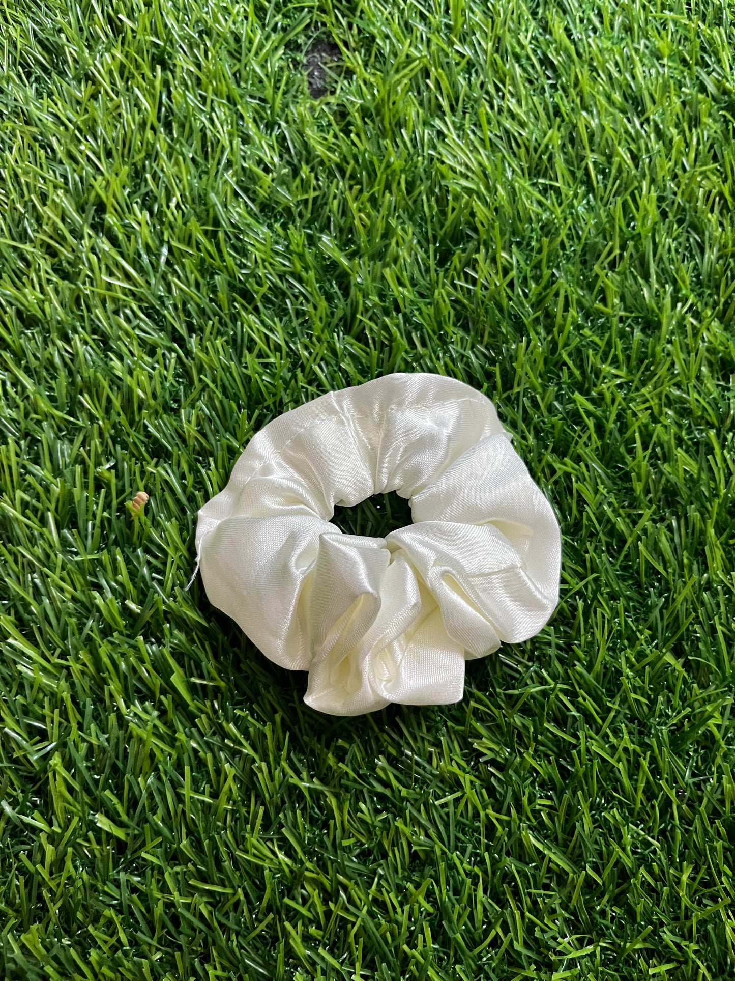 Scrunchie (White)