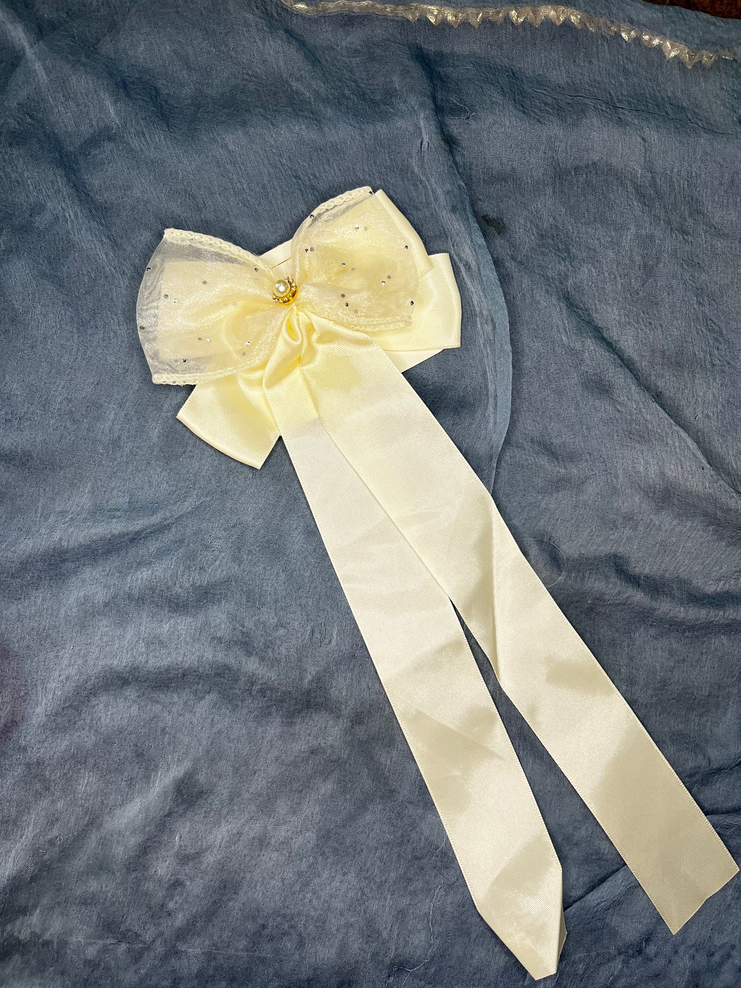 Long Bow Clip (Cream)