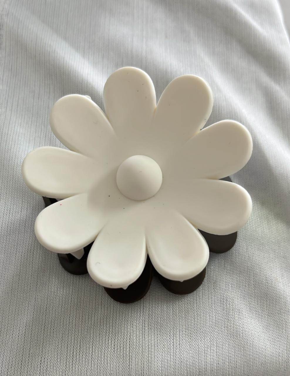 Sunflower Claw (Brown & White)