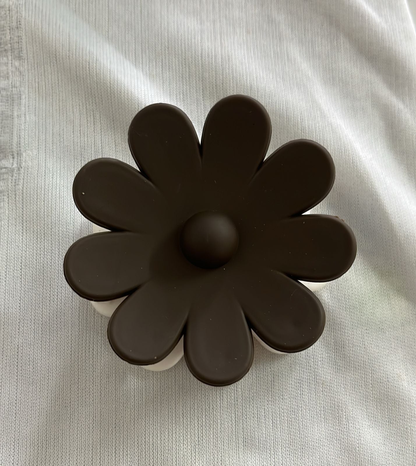 Sunflower Claw (Brown & White)