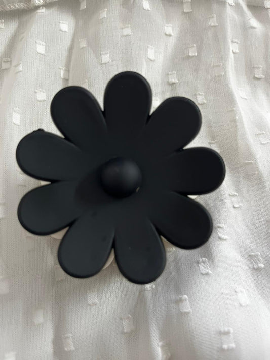 Sunflower Claw (Black & White)